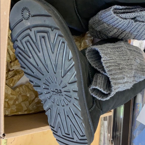 Ugg Boots Size 8 Black Suede - Picture 2 of 4